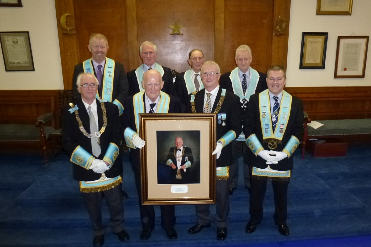 Presentation to RWBro Harry Weir